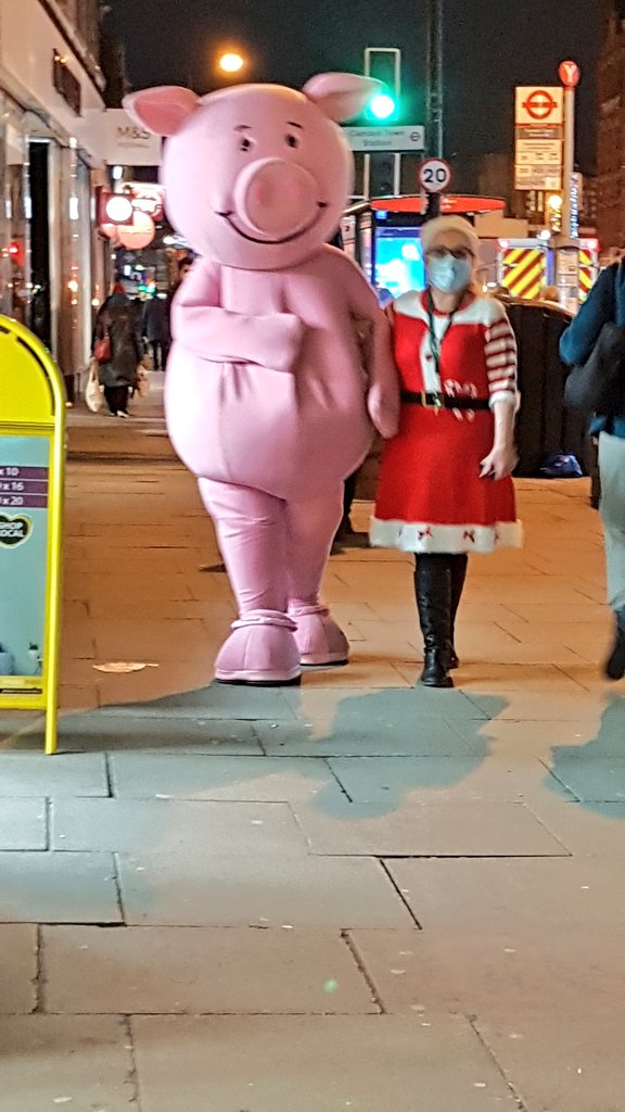 Percy pig is in Camden <a href="/VickyT98/">Victoria</a> 😀