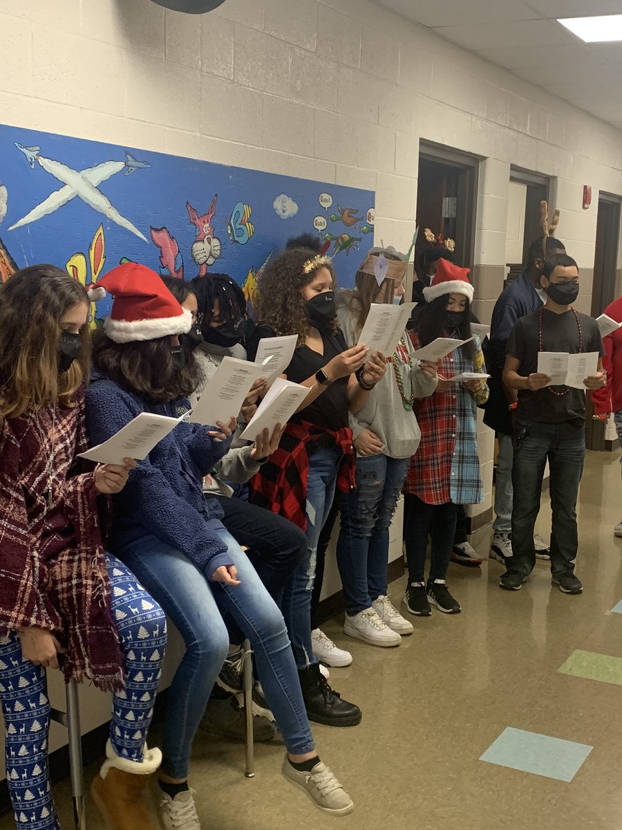 CB_WCS's tweet photo. 7-8 Choir singing carols to the K-2. Awesome Job!!! #TheJWCS https://t.co/mMJQStyQZf