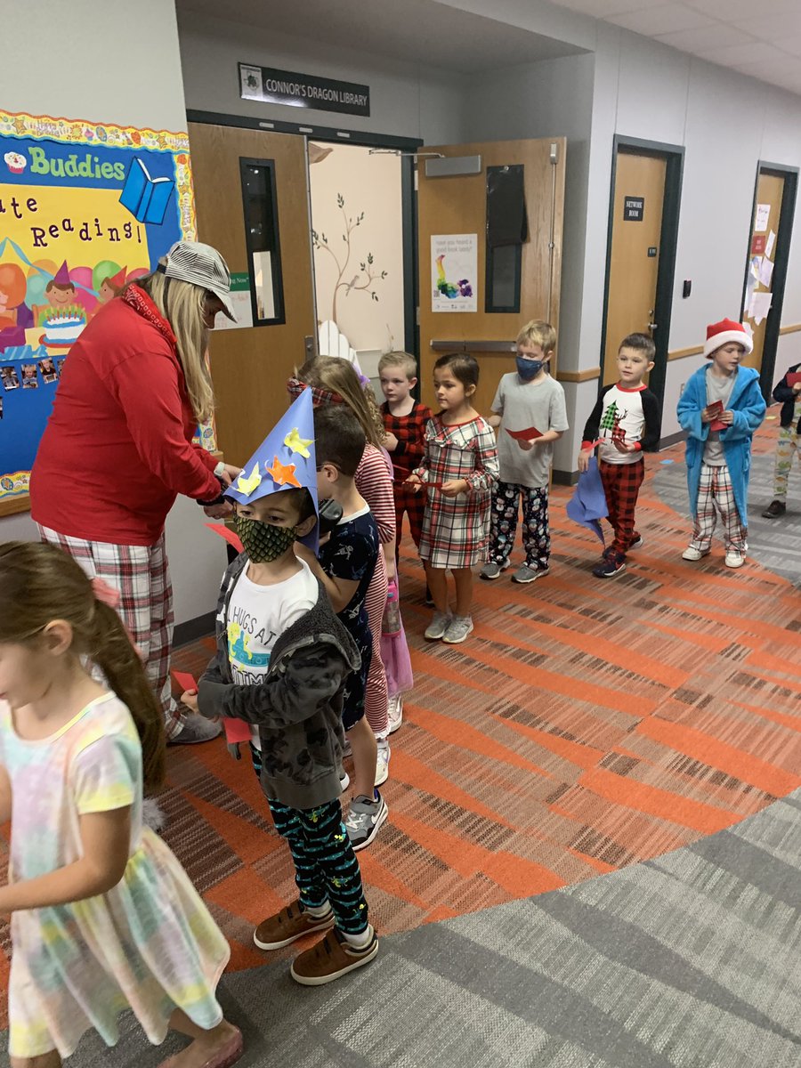 MrsBonfieldRES's tweet photo. Polar Express Day is off to a great start ❤️🚂 @rockenbaughES https://t.co/K4h4TYlUZl