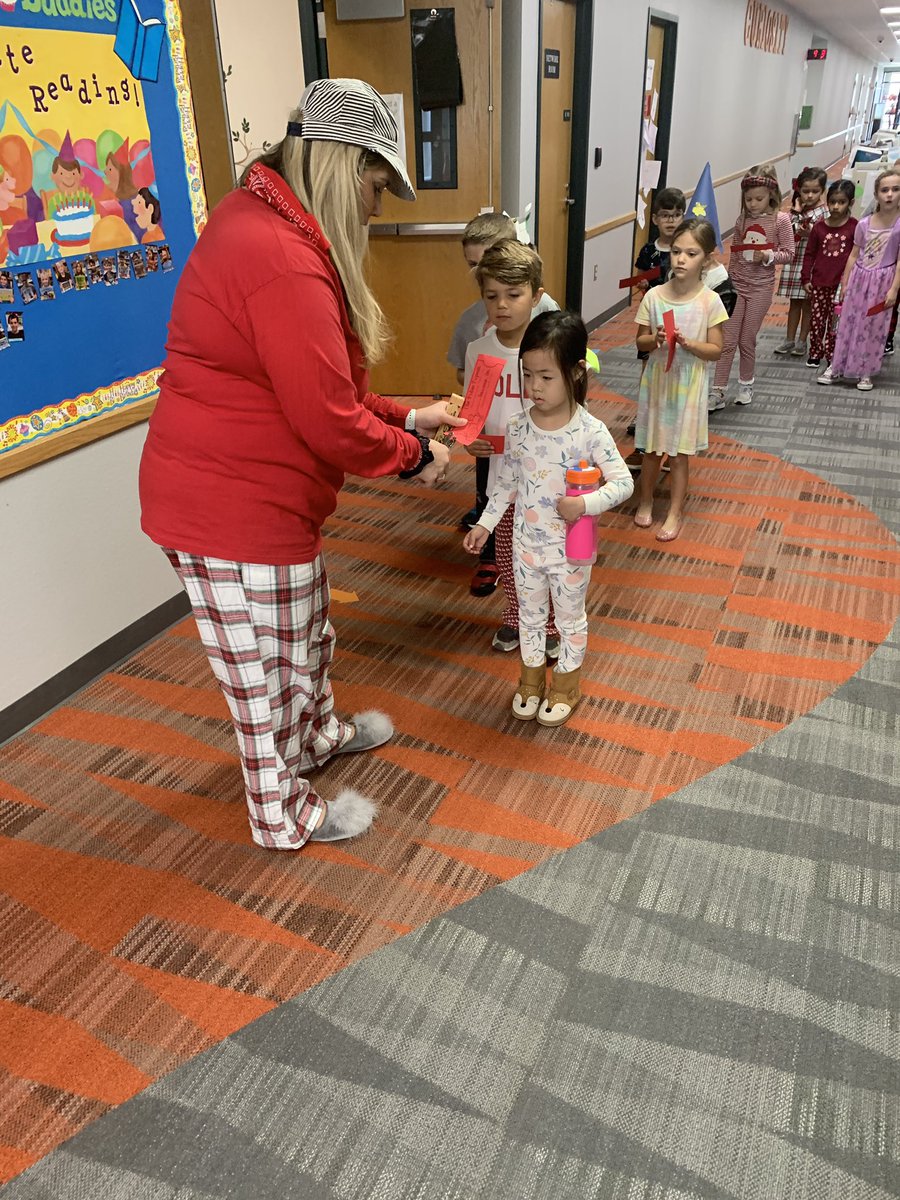 MrsBonfieldRES's tweet photo. Polar Express Day is off to a great start ❤️🚂 @rockenbaughES https://t.co/K4h4TYlUZl