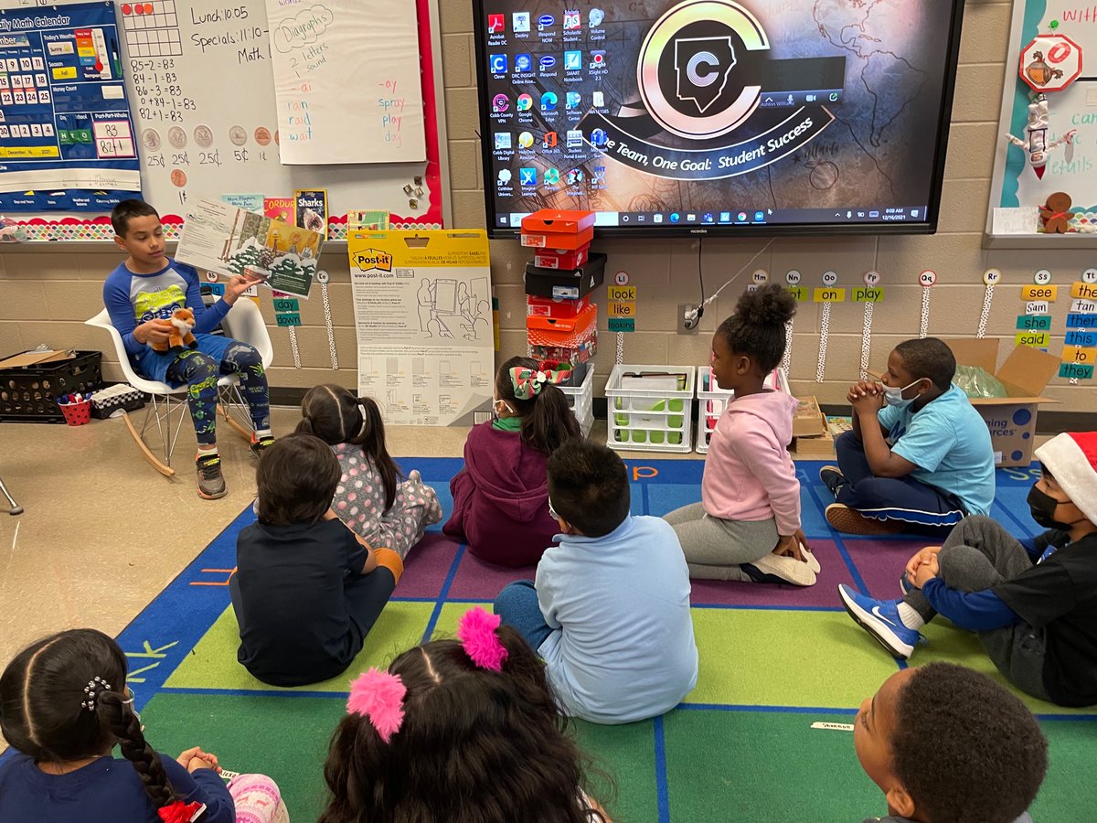msashtonwillia1's tweet photo. Loved having our 4th grade special reader this morning! The kids LOVED it and had so many questions for what 4th grade was like when he was done. They can’t wait for him to come back! 📕🤗 @ekmommy  @hannahmhead @MabletonES https://t.co/KDmodTim1S