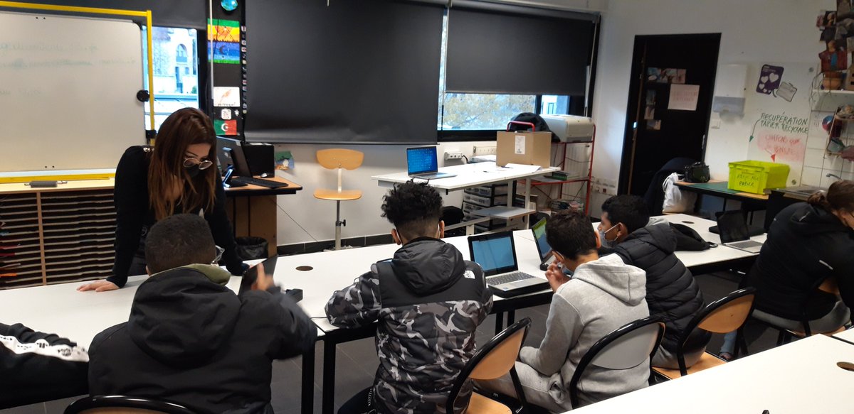 DegunSansStage's tweet photo. Ateliers recherche de #stage3e @DegunSansStage au collège Izzo! Rendez-vous fin janvier pour les stages des élèves dans leur structure d'accueil! https://t.co/Iz80IoVSDz