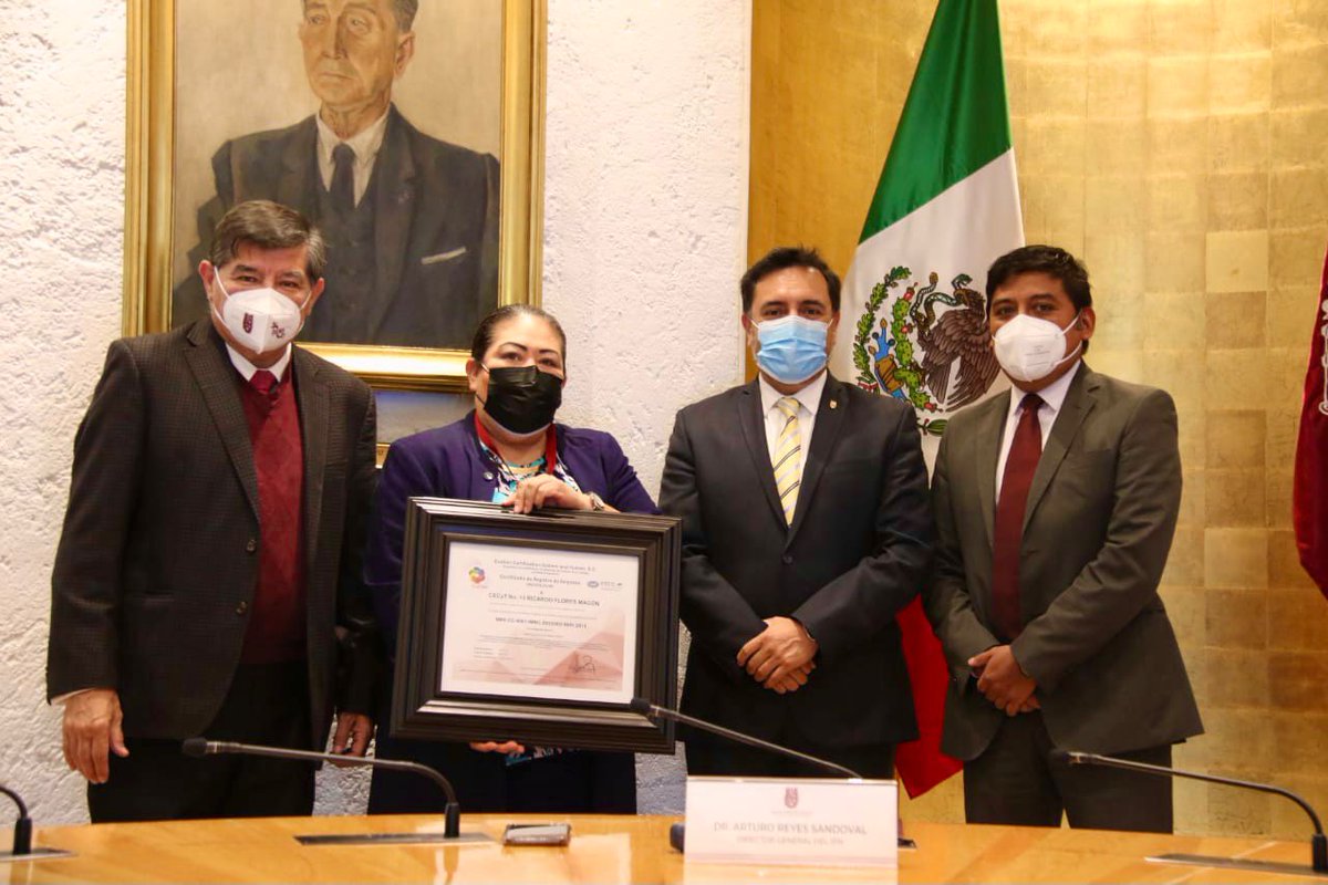 #ComunicadoIPN 🗒️ Refrendan calidad de gestión escuelas de Educación Media Superior del IPN

Más información ➡️ bit.ly/3F2lyob