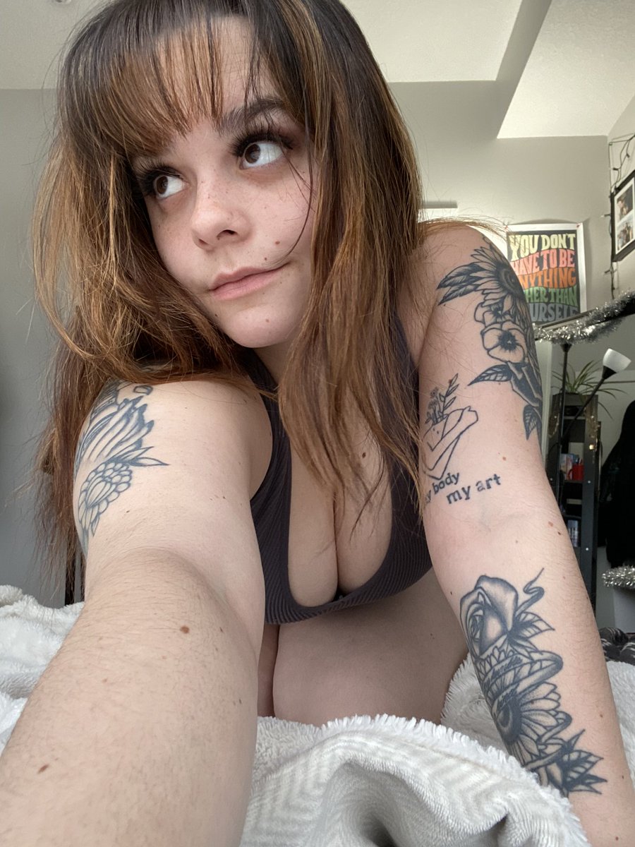 bigb00tyh0e2's tweet photo. what would you do if i looked at you this way?👀😏🥵 

#nsfw #sw #onlyfans #browneyes #brunnette #tattoos #daddy #babygirl #linkinbio #accountant #sexy #promotion #followｍe #bloweyes #daddysgoodgirl https://t.co/qAExTirnYM