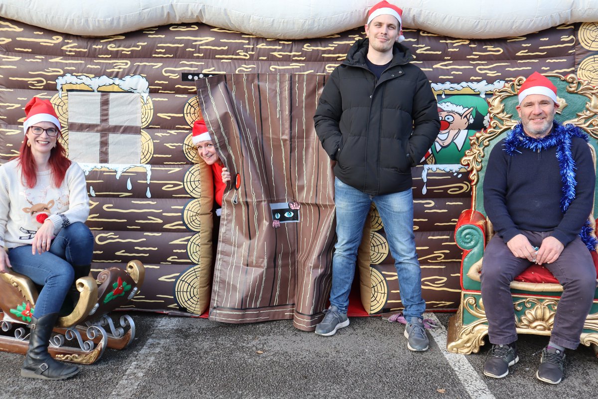 CDL_Software's tweet image. Colleagues have been stopping by our campus grotto to collect their festive hampers #teamcdl #lovewhatyoudo