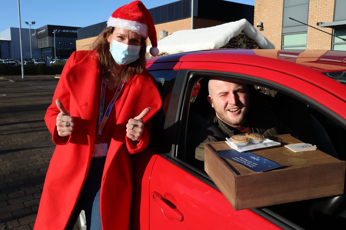 CDL_Software's tweet image. Colleagues have been stopping by our campus grotto to collect their festive hampers #teamcdl #lovewhatyoudo