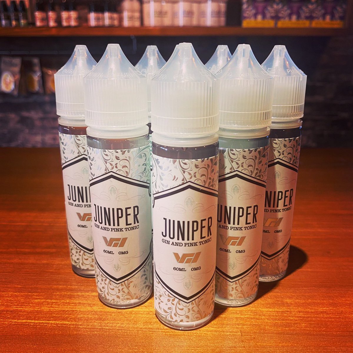 VAPEMARCHE's tweet photo. 新入荷🍸
VAPOUR 
MOUNTAIN Juniper60ml

香り豊かなクラフトジンと爽やかなトニックウォーターが絶妙にブレンドされた爽快感あふれる味わいのリキッドです🌝

Web
https://t.co/0jLrsK4QZl
#vapemarche  #vape  #電子タバコ #電子タバコ専門店 #ベイプ #禁煙 #爆煙 #苫小牧 #北海道 https://t.co/LB8kc5bBpA
