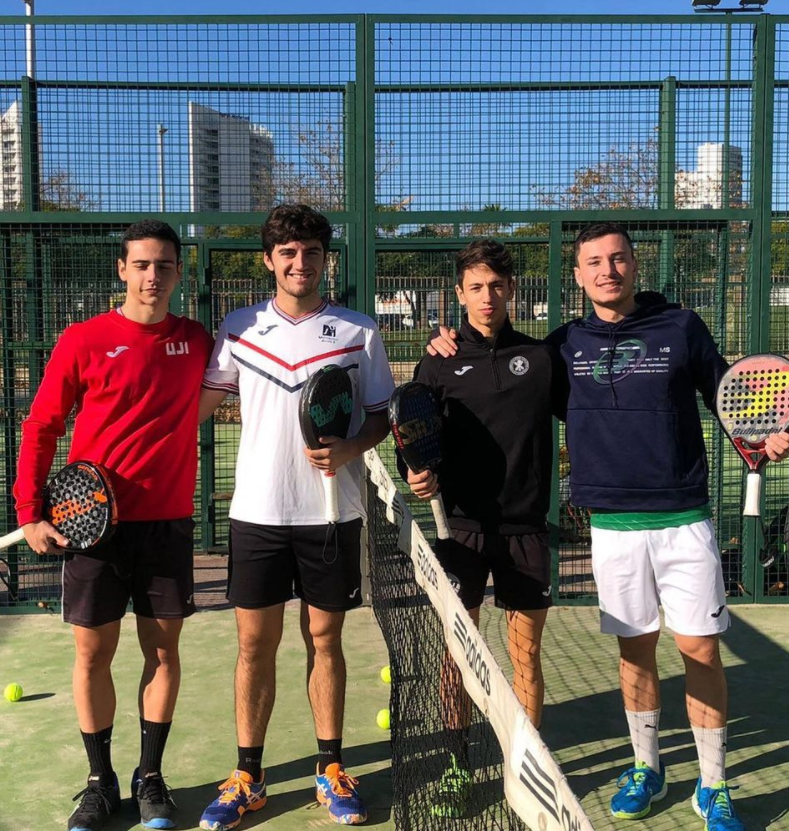 safd_ucv's tweet photo. Se muestra así cómo la UCV cuenta con unas parejas de pádel muy competitivas, capitaneadas por nuestra entrenadora @Albamsol  🌪💫

¡Síguenos de cerca para estar al tanto de los próximos partidos!💪🏻💚

#CADU21/22 https://t.co/i6Shyib1jN