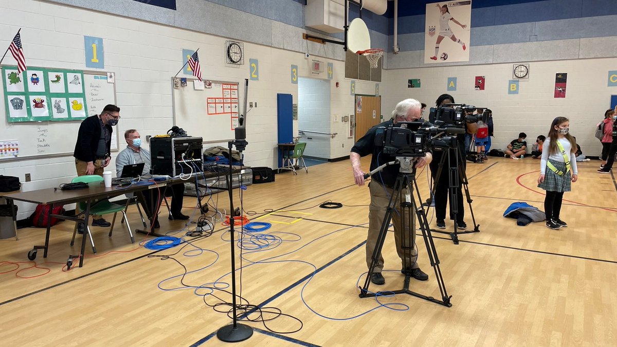Canterbury_Wood's tweet photo. We've been mostly quiet during Covid, but @Events_Philippe and the crew from @FCPS_IDTS and @FCPS_ETMSS really put us into the holiday spirit. Thanks, everyone for streaming our winter chorus concert. We loved it! @FCPSR5 https://t.co/v6fyn7vVU0