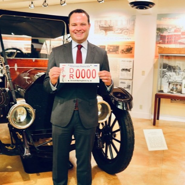 SpfldMuseums's tweet photo. Dr. Seuss made learning how to read FUN! 
Support literacy programing at the Amazing World of Dr. Seuss: apply for a Dr. Seuss License plate. All proceeds support our effort to support literacy with playful learning! https://t.co/SS6dRe2JNe 
@EricLesser
 #SeussInSpringfield https://t.co/vHNREBU6Z9