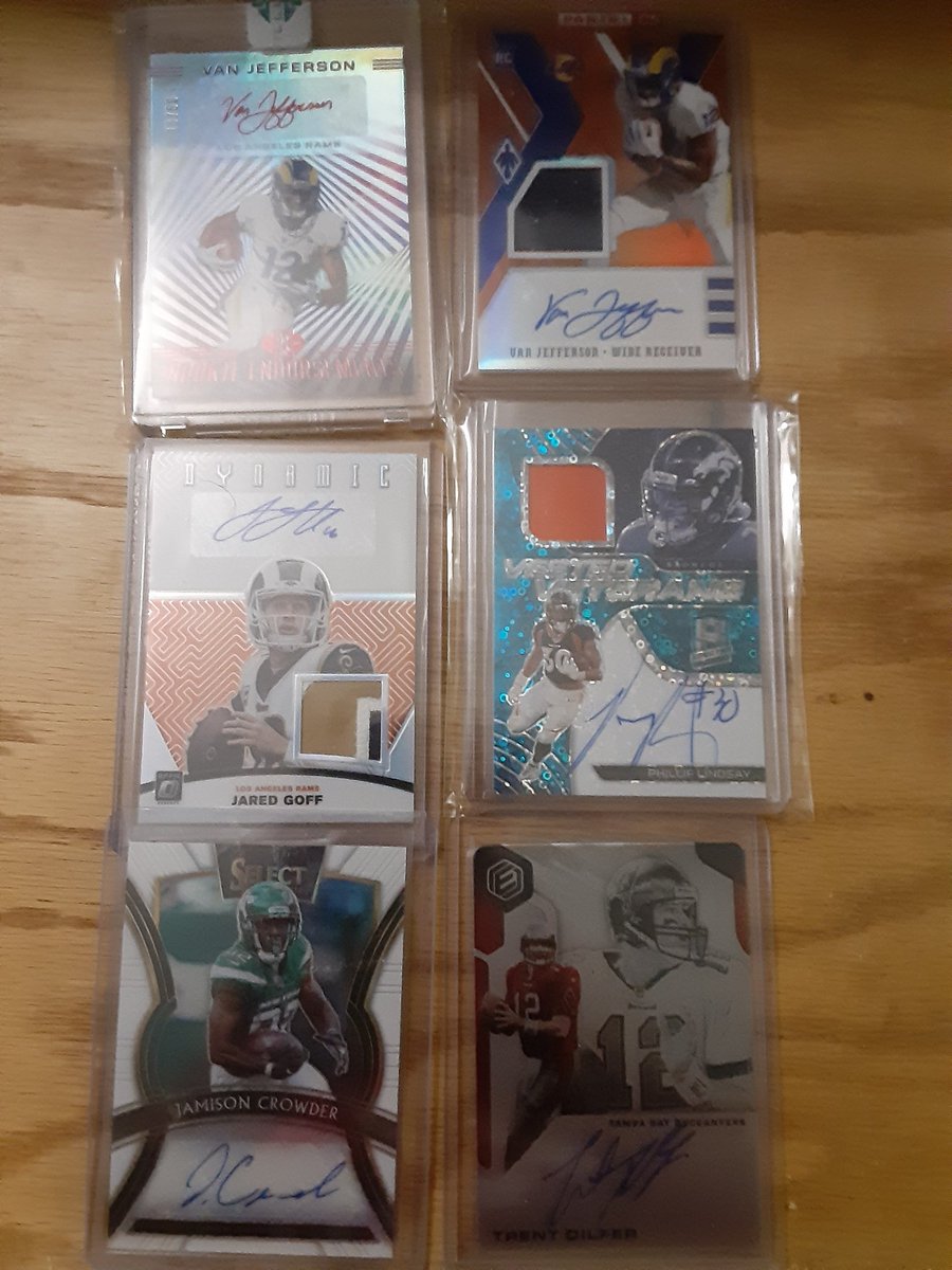 TheCardCollect5's tweet photo. Van Illusions /50  - 20$
Van Phoenix - 12$
Goff /15 - 25$
Lindsay - 12$
Crowder /25 - 8$
Dilfer - 5$
#thehobby #Footballcards https://t.co/FOoDsuYmMa