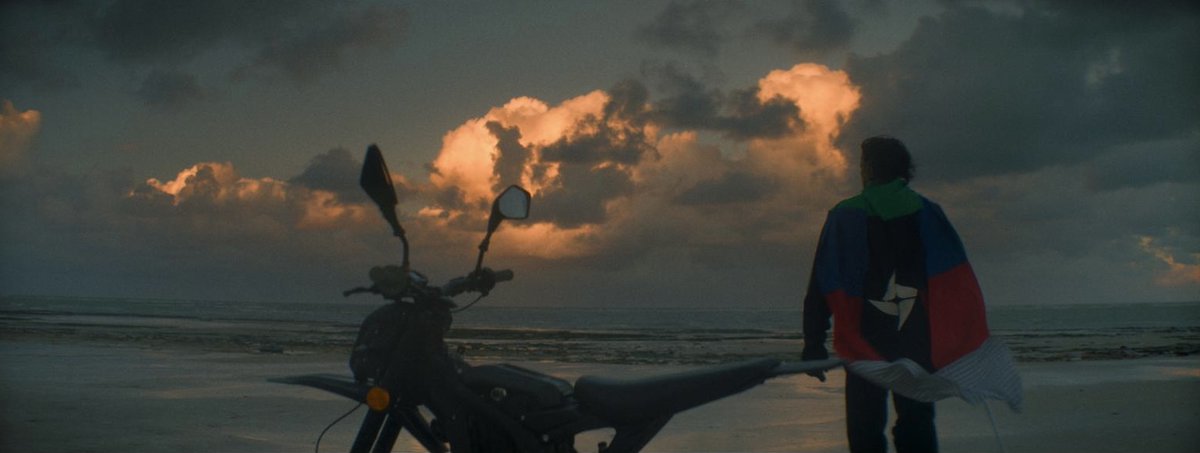 AgenceCinelite's tweet photo. ORELSAN - JOUR MEILLEUR
Director of Photography : Bertrand Marin
Directed by : David Tomaszewski
Production : Starman Films
#cinelite #bertrandmarin #directorofphotography #talentagency #orelsan https://t.co/qMd7IglWYD