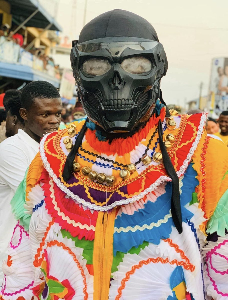 BaseAfricaTV_Gh's tweet photo. This happens in Takoradi - Ghana every Christmas festive. It is the biggest masquerade festival in the world. Retweet to tell the rest of the world about it. https://t.co/6fTgyLeyTJ