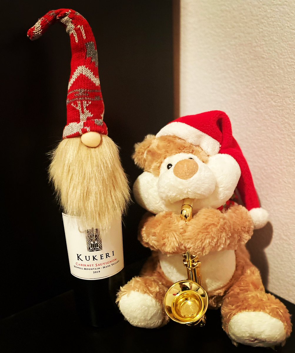 KukeriWines's tweet photo. #christmasspirit🍷❄️🎄🎅#kukeriwines🍷💖🎊 https://t.co/0e0o6gez1y