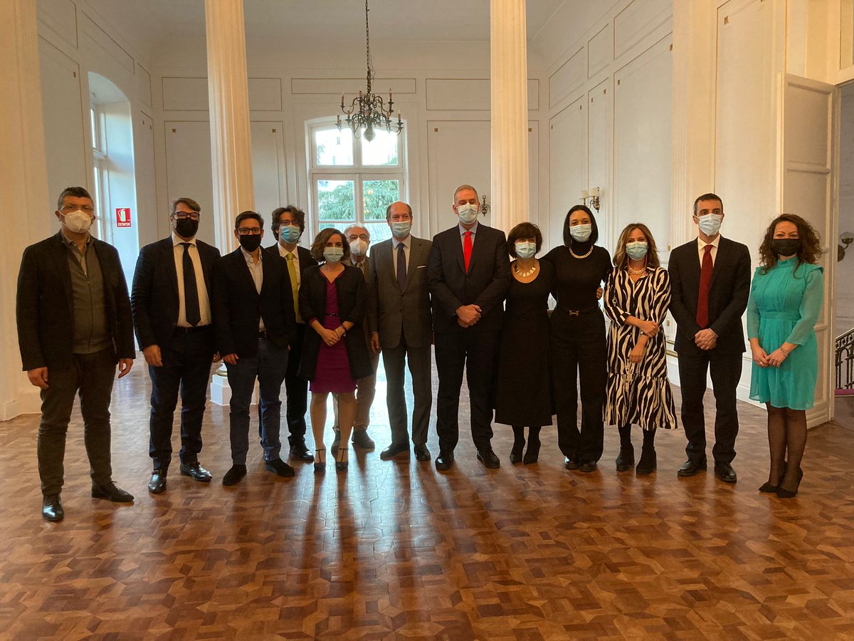 ItalyinSpain's tweet photo. Oggi a #Madrid l'Ambasciatore Riccardo Guariglia ha salutato i membri del Consiglio Direttivo e ha partecipato alla prima riunione del nuovo #Comites di Madrid. 🇮🇹 https://t.co/w9IKxu6rVM