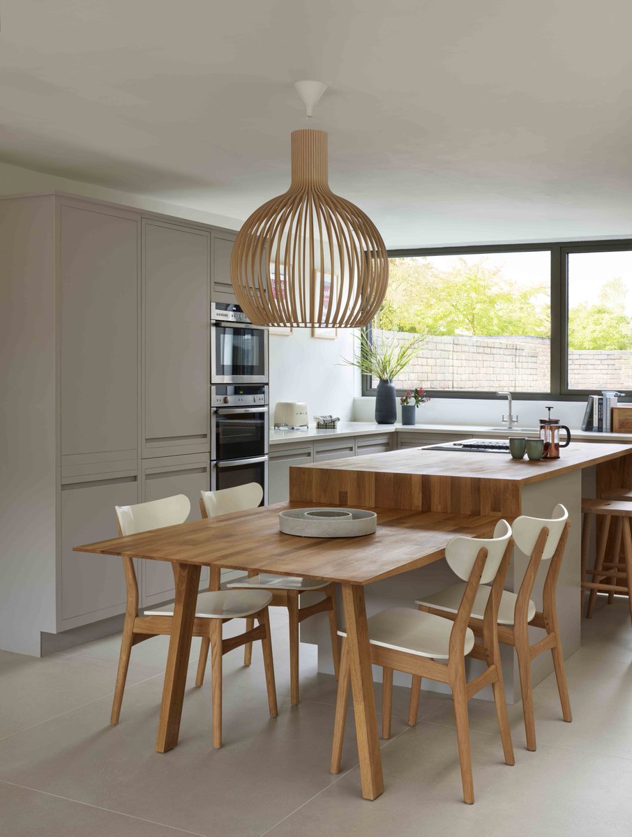 Looking for a kitchen that meets the demands of day-to-day life? Light, spacious and versatile, open-plan kitchens are one of the most sought after features of a modern family home, perfect for spending quality time together.
Click to chat with a designer: bit.ly/2ZK17MV