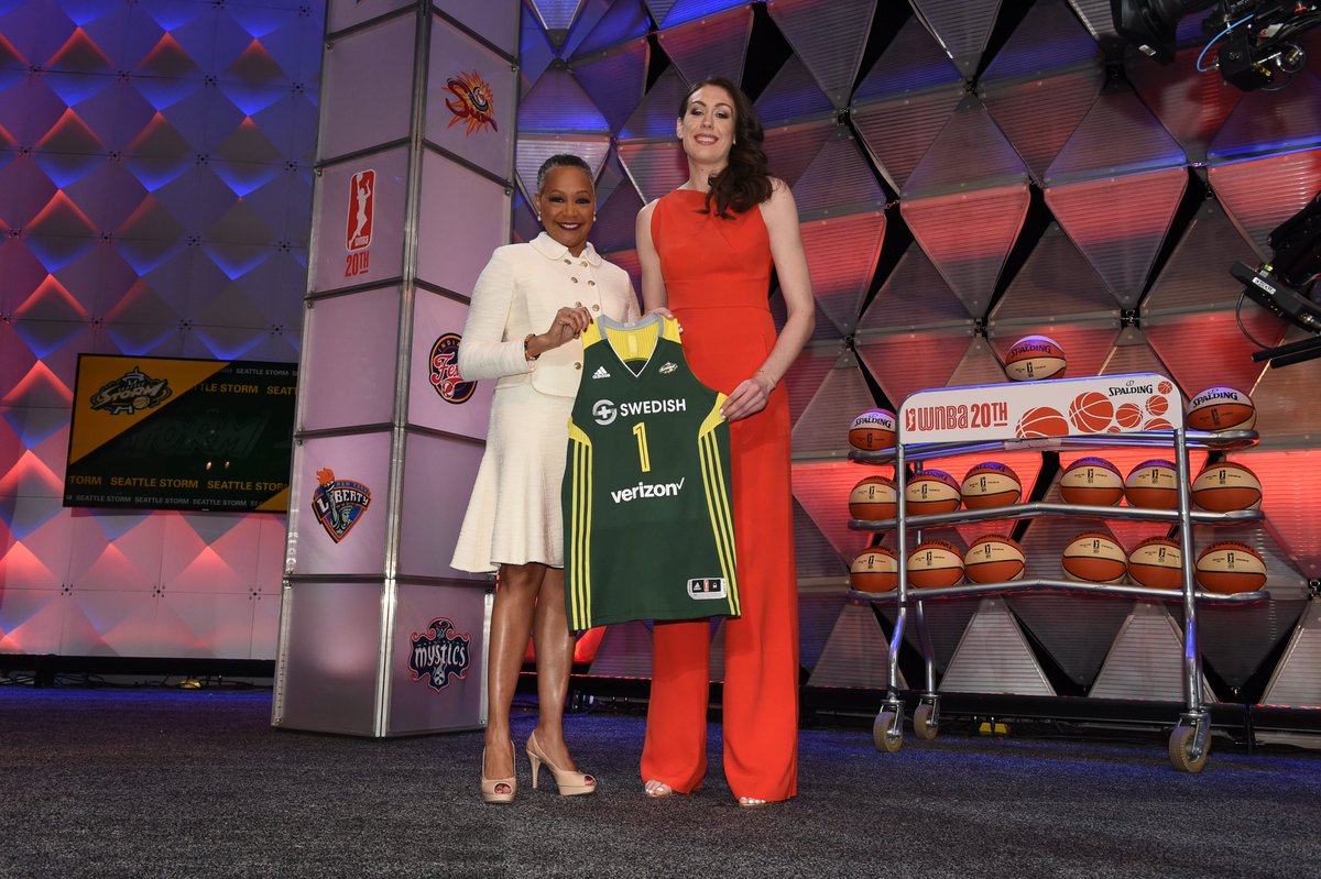 WNBA's tweet image. No.1 picks can be the difference maker for a franchise 🏆

Just look at these former No.1 picks 😏 

Watch the #WNBADraftLottery presented by @StateFarm this Sunday, Dec. 19th at 3pm/ET to see which franchise gets this year's No.1️⃣ pick.