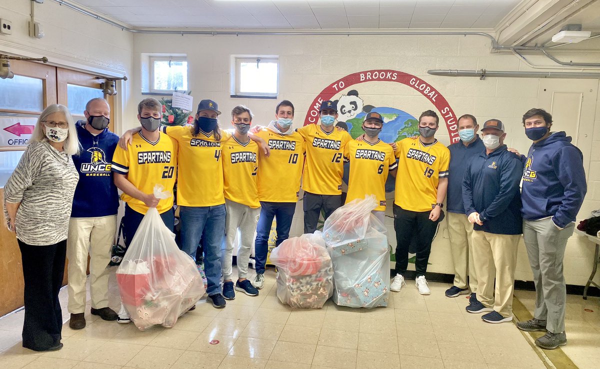 Thankful for a partnership with UNC-G Baseball!  They provided gifts  for several students. @UNCGBaseball @GCSchoolsNC @MarchKendra @scontrerasGCS @uncgspartans