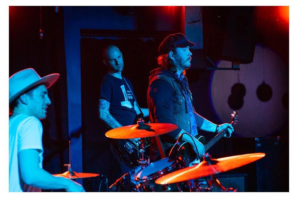 talonsofspring's tweet photo. 📸 @emilybodley  @suntikistudios #portland #mainemusic #indierock #spokenword #psychedelic #rocknroll #livemusicphotography #livemusicvenue https://t.co/pe0ah0eHre https://t.co/BfZDZlV7uh
