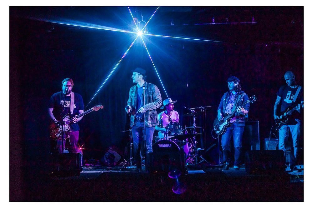 talonsofspring's tweet photo. 📸 @emilybodley  @suntikistudios #portland #mainemusic #indierock #spokenword #psychedelic #rocknroll #livemusicphotography #livemusicvenue https://t.co/pe0ah0eHre https://t.co/BfZDZlV7uh