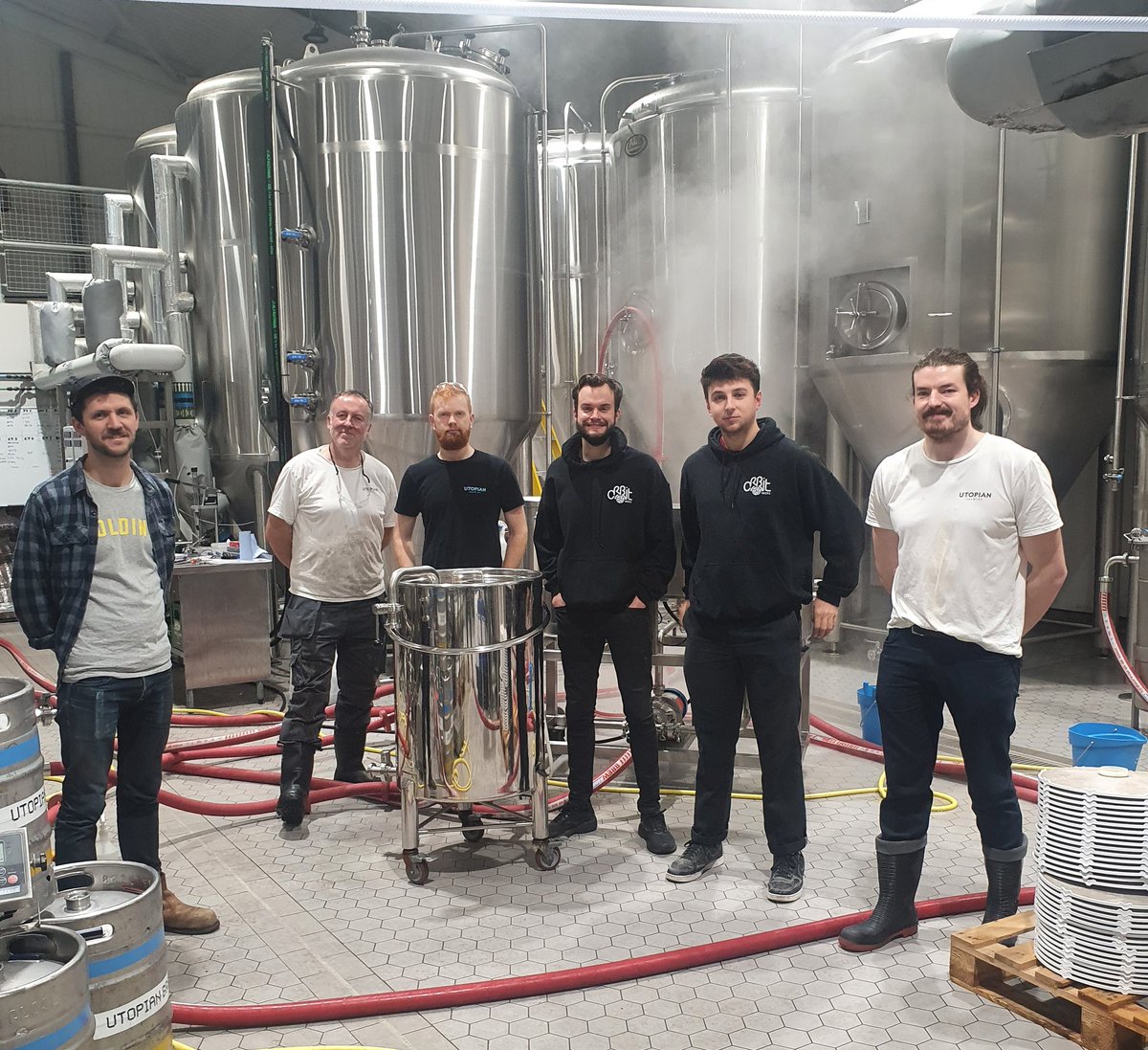 TeamUtopian's tweet photo. Huge pleasure to welcome the @OrbitBeers guys to the brewhouse today. Proper collab with shared input to the recipe and branding. Look out for the Olicana hopped Alt in Feb #englishhops #altbier https://t.co/t1a1yTOF3O