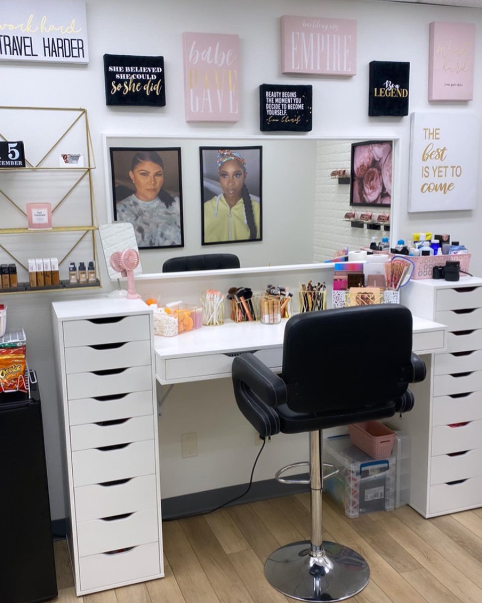 NikaGere's tweet photo. NG Beauty Lounge ✨💕

Come see me! Located in Carmel, IN off 116th St! 

#MakeUpByNikaGere’ #NGMinks #TheNikaGereBrand https://t.co/5T8xW9Zve3