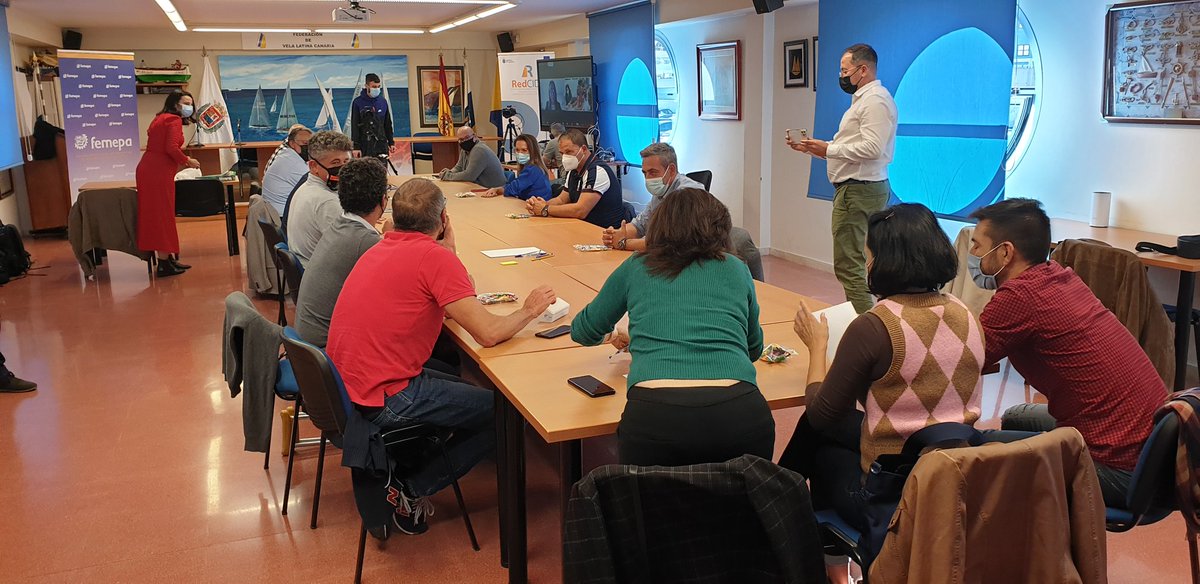 atarecos's tweet photo. Comenzamos #FeelTheMetalPower by @FEMEPA_LP con un taller de #LegoSeriousPlay a cargo de @LoliRicoG
#ContubernioDigital https://t.co/mvsiSi9oot