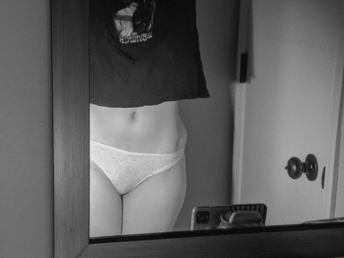 My mirror will honestly never be this clean again.  #stretch #mirror #selfie #panties #hips #croptop<a href="/tag/selfie"class="tags"><span>#selfie</span></a><a href="/tag/panties"class="tags"><span>#panties</span></a><a href="/tag/hips"class="tags"><span>#hips</span></a><a href="/tag/mirror"class="tags"><span>#mirror</span></a><a href="/tag/labyrinth"class="tags"><span>#labyrinth</span></a><a href="/tag/stretch"class="tags"><span>#stretch</span></a>