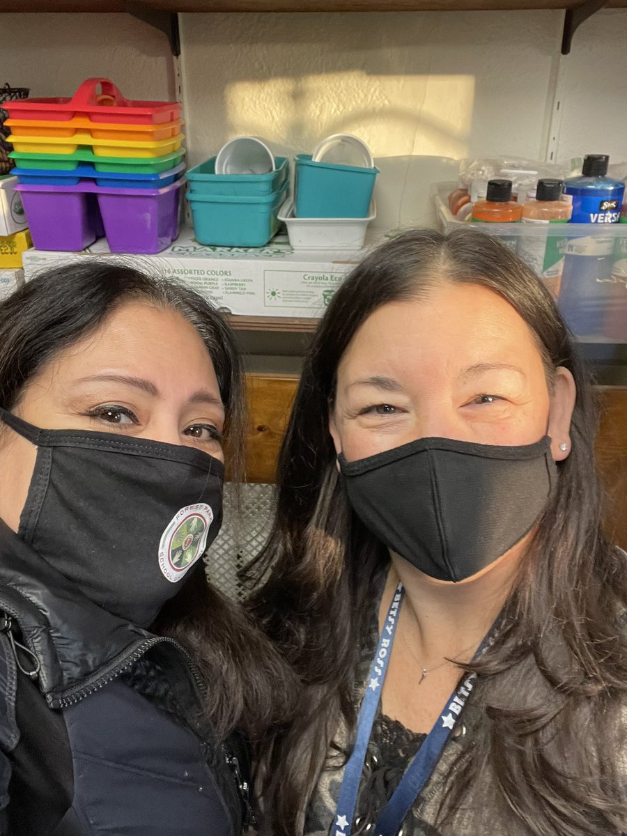 EAlvarezD91's tweet image. Always a special moment to hear celebrations from my teachers! Congratulations, Sue Motto, on finishing your MA at @easternillini in #artseducation! Our children benefit from your dedication and passion! #teachart #D91Greatness