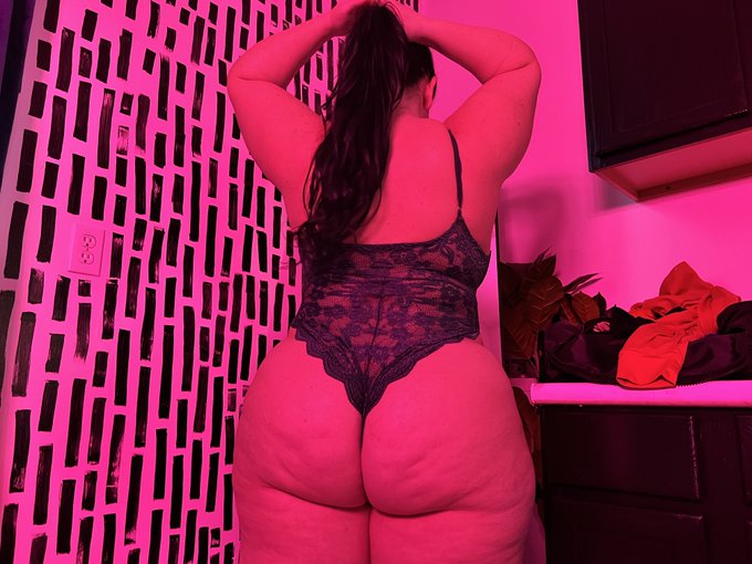Like My Outfit? ? https://t.co/huFPLWlE57