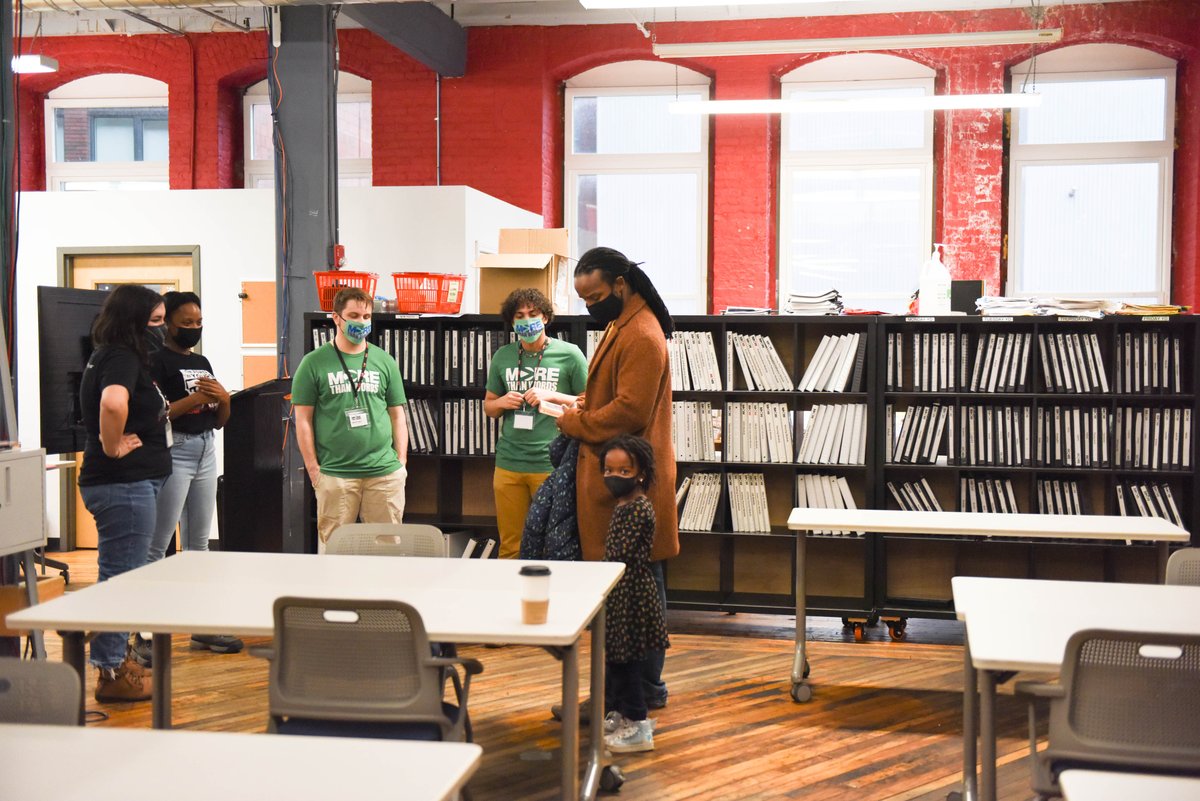 ibramxk's tweet photo. We stopped by @mtwyouth, a non-profit that employs and empowers youth who are in the foster care system, court involved, homeless, or out of school. The young people gave an informative tour of the bookstore. Meanwhile, Imani made a new puppy friend. She also took the last photo. https://t.co/IsV9wpqXc7