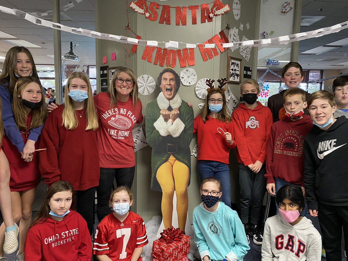 We got spirit yes we do! Morris squad teamed with Halli squad to win the student organized 6th grade room decorating contest <a href="/gmsDCSD/">Grizzell Middle School</a>