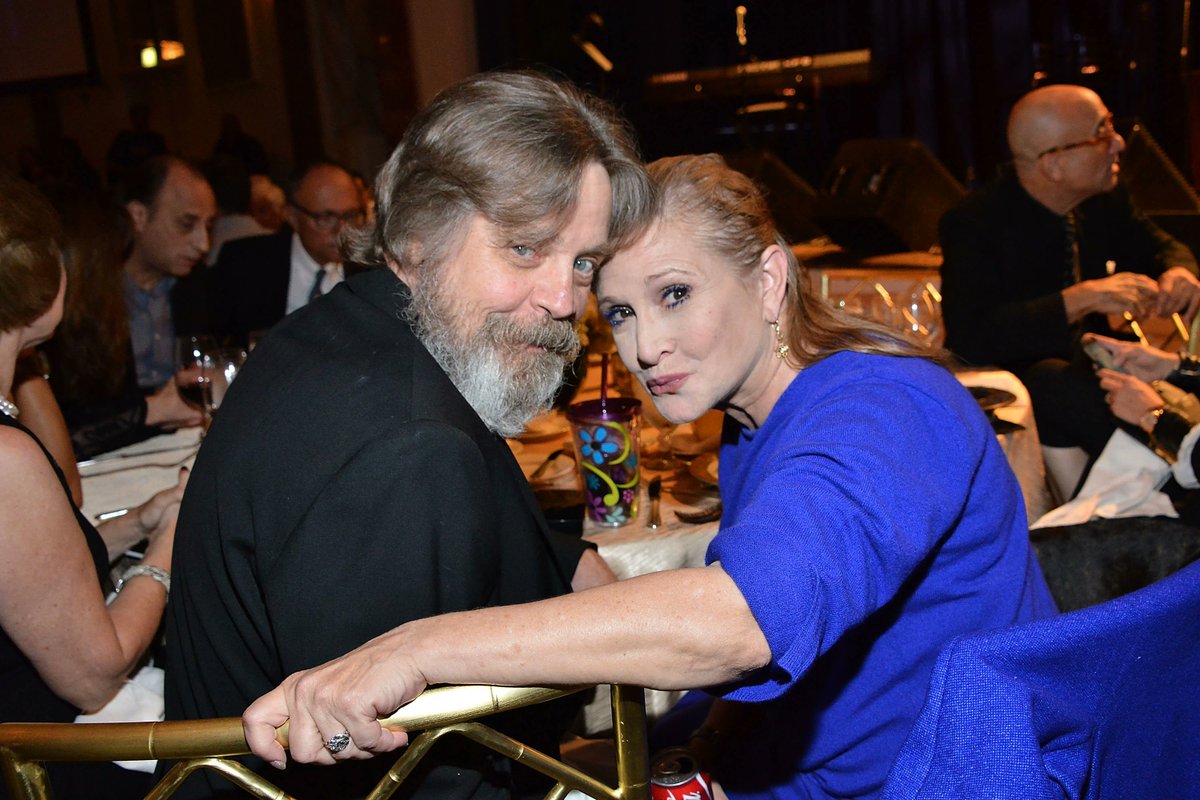 Barbara74048755's tweet photo. @HamillHimself @pi4630 @HamillHimself  here are some very beautiful pictures of you with #CarrieFisher 😍😍❤️❤️,  Mark I always miss Carrie Fisher so very much when I watch #StarWarsOriginalTrilogy 💔💔.  
#CarrieOnForever💖💖 https://t.co/q3ox60K3oh