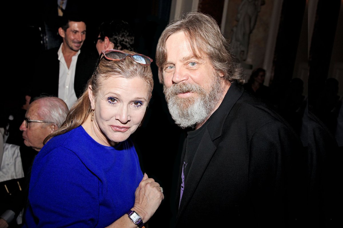 Barbara74048755's tweet photo. @HamillHimself @pi4630 @HamillHimself  here are some very beautiful pictures of you with #CarrieFisher 😍😍❤️❤️,  Mark I always miss Carrie Fisher so very much when I watch #StarWarsOriginalTrilogy 💔💔.  
#CarrieOnForever💖💖 https://t.co/q3ox60K3oh