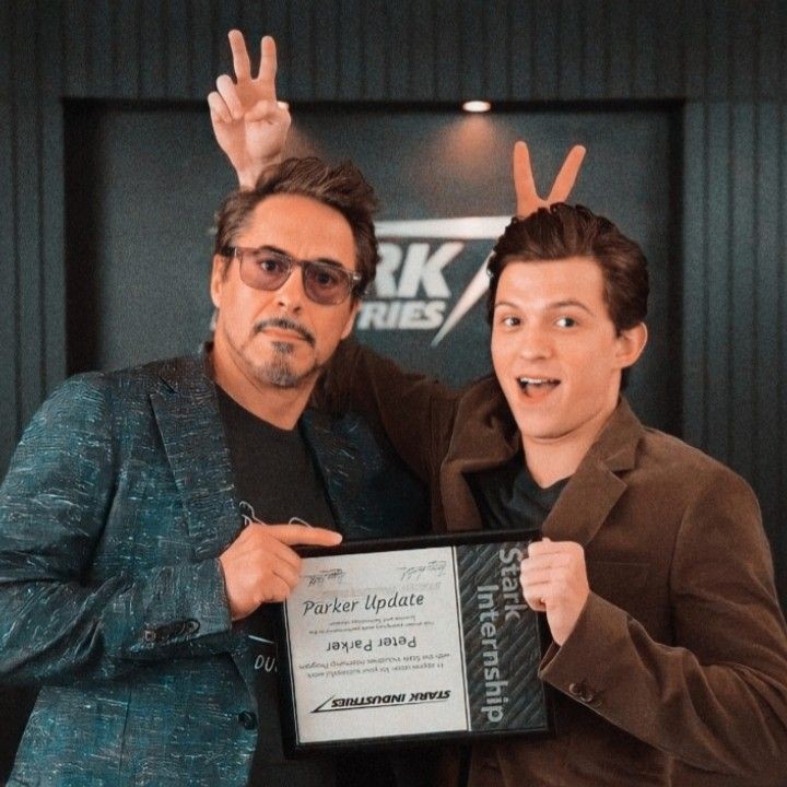 TeaChanfanfic's tweet photo. Питер : остается совершенно один и не знает как жить дальше.

Go

Little

Rockstar... <3

#SpiderManNoWayHome https://t.co/qTjFyeKSyN