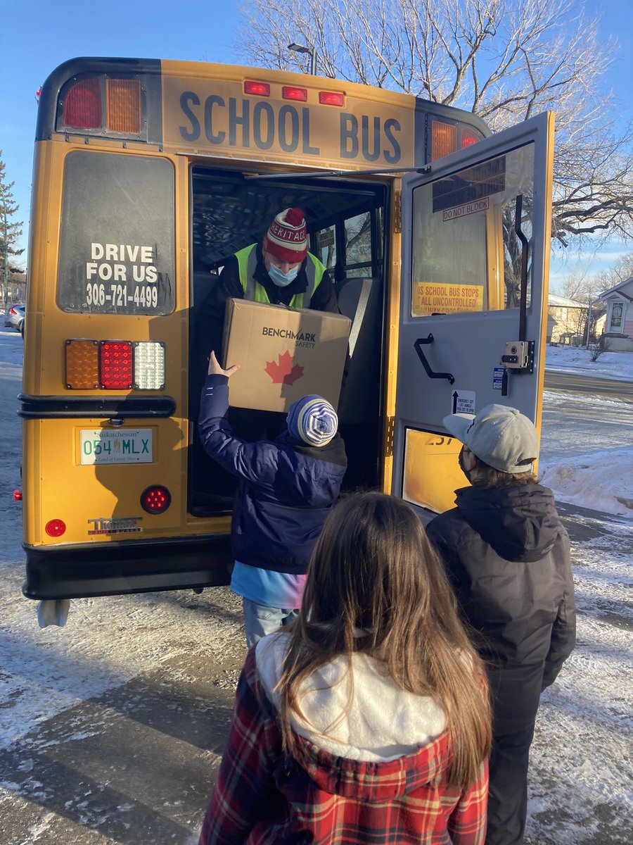 StBernadetteBob's tweet photo. Thanks to all the students, staff and families of St Bernadette for their generous donations to the hampers for the families at Sacred Heart School #bobcatpride #fullbus #xmasinaction @RCSD_No81 https://t.co/tNwHM1JfFG