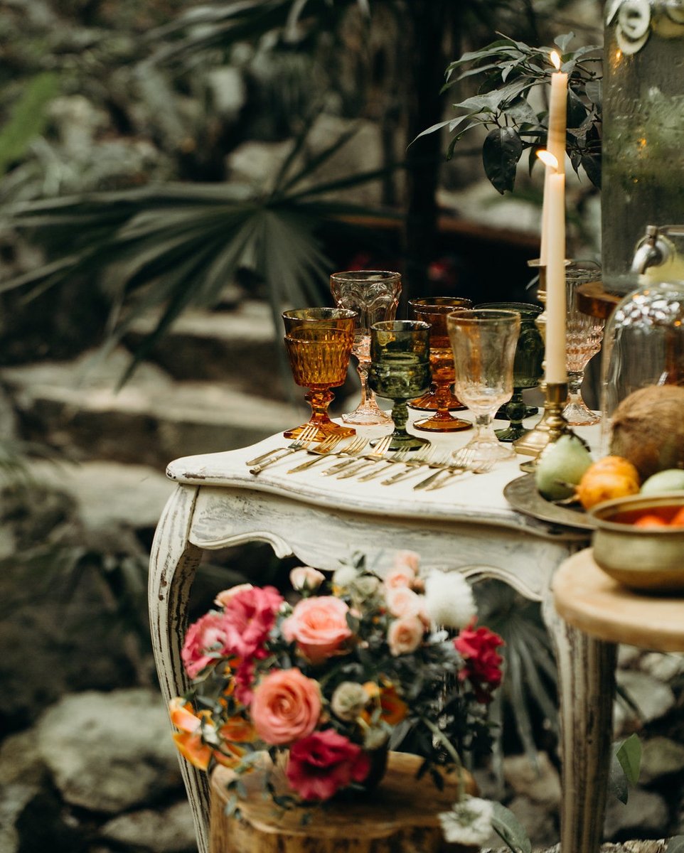 Mix and Match your goblets 🥂 
Your guests will love having their own unique vintage goblet that will give a stunning decor focal point to "ooohh" and "aaahh" over!  

venue: <a href="/akumal/">paul alex</a>
planning: <a href="/dianaromo/">Diana</a>.weddings
design: @tulumelopement
specialty rentals: @archiverentals
floral