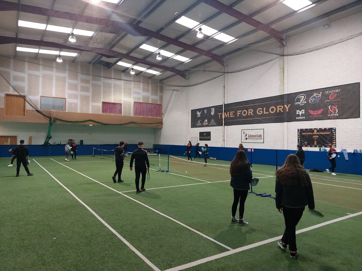 gclsport's tweet photo. Bhí “Carpe Diem 2021” dochreidte inniu. Tráthnónna spóirt eagraithe chun cuimhneamh ar iarscoláire, ár gcara dílis agus a mheon dearfach. Beidh gach éinne ag súil le cóisir lae breithe Tiernan Gillespie an bhliain seo chugainn agus amach anseo! https://t.co/A7KziX2SPV