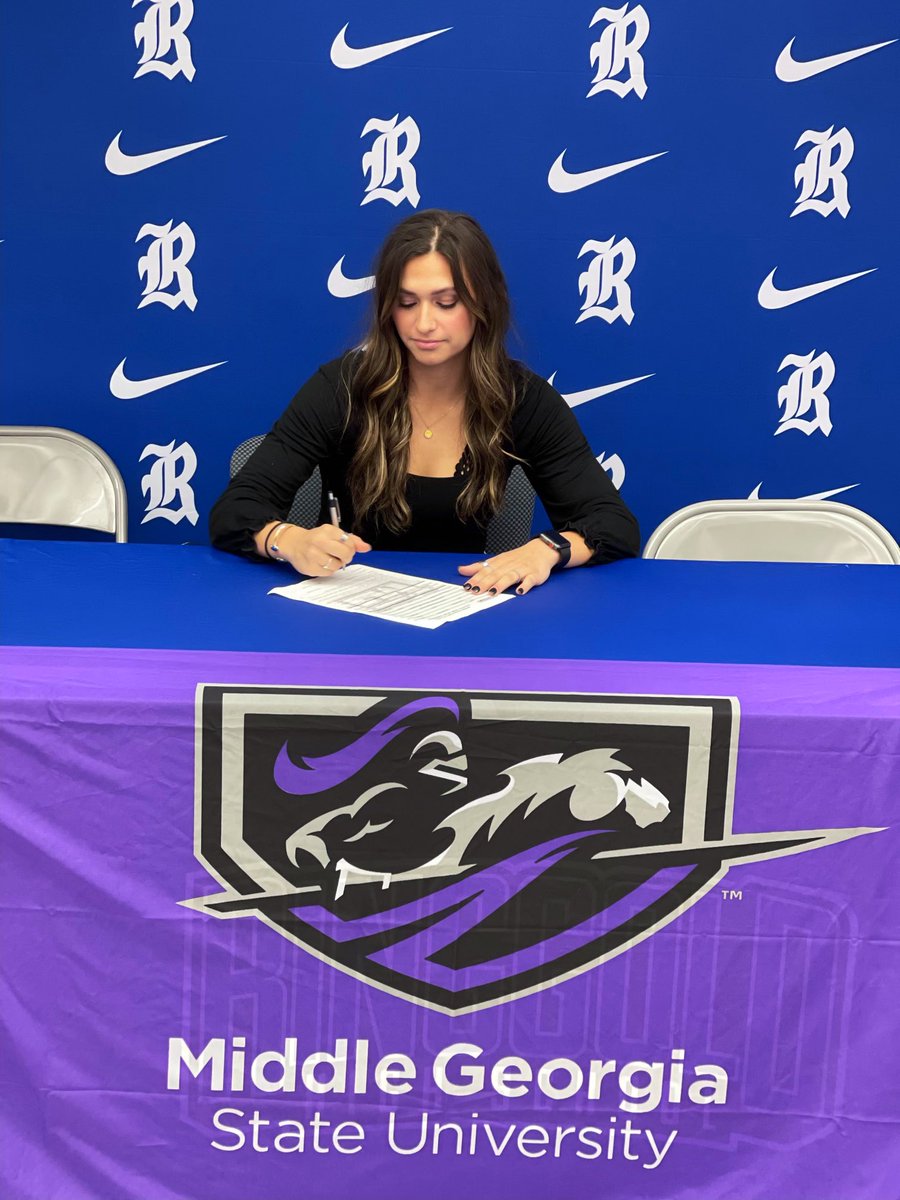 RHSsoftball_24's tweet photo. Congratulations to @TaylorL28785982 on signing to play softball at Middle Georgia State University! 🐅
@MGAKnights https://t.co/KImYSjQS72