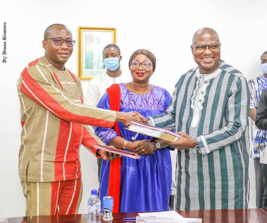 Mr. Ollo Franck Hervé KANSIÉ a désormais la mission de conduire le ministère des Infrastructures et du désenclavement. Je lui adresse mes sincères félicitations. Je saisis  cette occasion pour renouveler à Son SEM <a href="/rochkaborepf/">Roch KABORE</a>, toute ma gratitude et mon plus grand soutien.