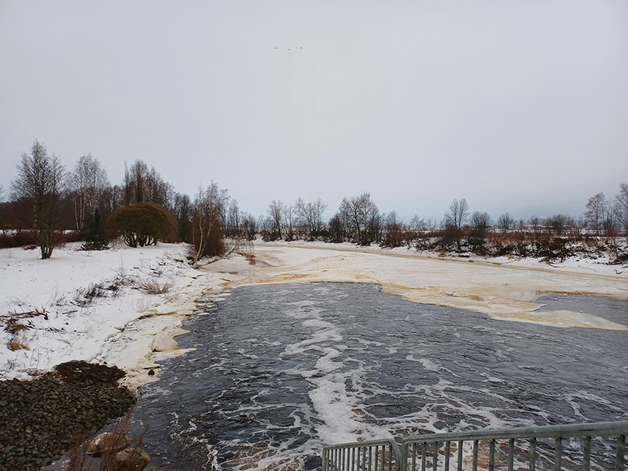 tulvatpohjanmaa's tweet photo. Säännöstely- ja patoturvallisuusryhmä kävi eilen tutustumassa paikan päällä työn alla oleviin hankkeisiin. Matkan varrella syötiin myös joululounas. #Pouttu #Löyhinki #Kiikku #padot #Lapuanjoki #Kyrönjoki #ELYkeskus #maastopäivä https://t.co/3GjdLAHUtZ