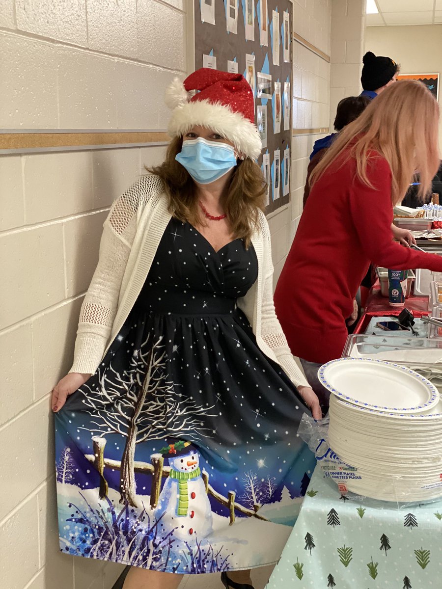 DurhamAltSS's tweet photo. A huge shout-out 2 our staff chefs&servers & beautiful community donors who made our sunshine JOY hot breakfast for ALL a brilliant success today! Humbled & grateful 4 the warmth, compassion, & love shown 4 our DASS community this holiday season. #endlessthanks #itsgoodtogive π₯° https://t.co/sB9HTVHIST