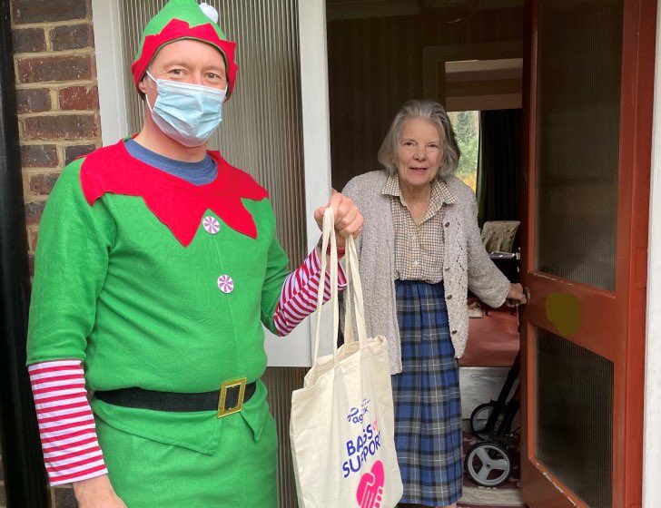 ageukwsbh's tweet photo. Find out how weβre working with Brighton based @OneFamilySocial to deliver winter warmth βBags of Supportβ to older people locally this Christmas. ππ
π»
Read the full article here β‘οΈ https://t.co/EZREVRUfAw
#ageukwsbhbos #ageukwsbh #bagsofsupport #winterwarmth https://t.co/MLiMDiIzIi