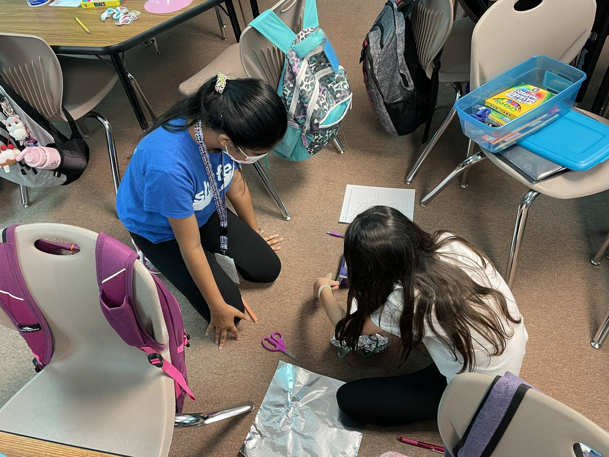 SStokes2015's tweet photo. 5th grade Challenge completed a STEAM sleigh project. They had to plan their design, make the sleigh, add a payload, and then find a way to make their sled fly from one house to the next without losing the load. They did a great job! @shafertweets @gwyn_ingram #fpseuknights https://t.co/ogqo3XXgsf