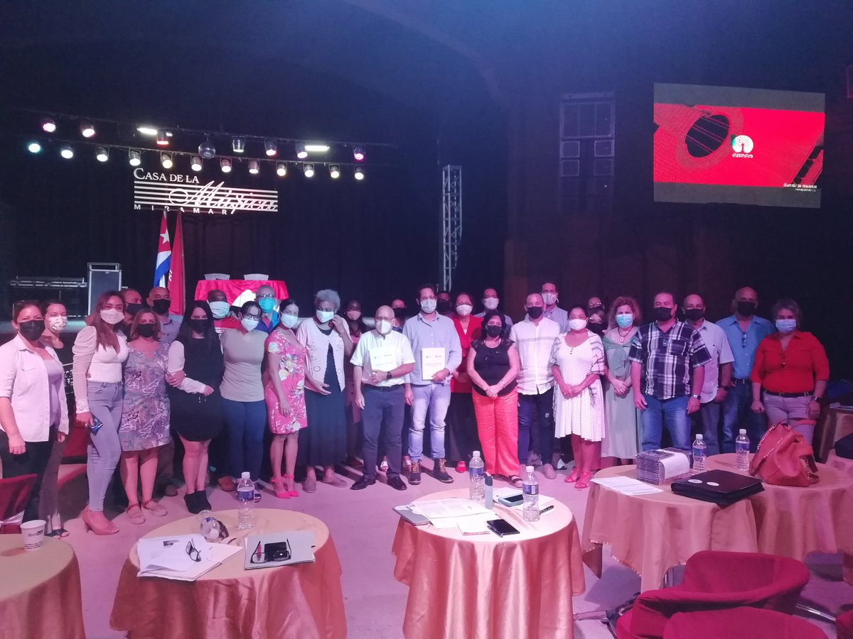 Respondiendo al llamado de la <a href="/PresidenciaCuba/">Presidencia Cuba 🇨🇺</a> y el <a href="/CubaCultura/">Cuba Culture</a>, de trabajar c/d conmaa ciencia, hoy el <a href="/ISA_Universidad/">Universidad de las Artes (ISA)</a> y la <a href="/EGREMOFICIAL/">EGREM</a> firman Convenio de Colaboración Académica. #CubaEsCultura <a href="/escalonaegrem/">Mario Escalona</a> <a href="/NovaezJose/">José Ernesto Novaez Guerrero</a> <a href="/triana_alexis/">Alexis Triana Hernández</a>