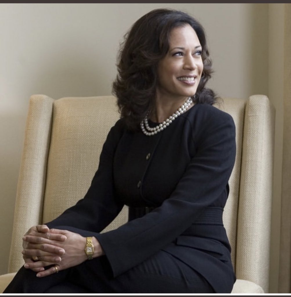 marsha_vivinate's tweet image. She is the most powerful woman ever in the history of the United States of America 🇺🇸. Madam Vice President Kamala Harris. No other woman has walked in her shoes. No other woman has been given the responsibilities assigned by a President. R.E.S.P.E.C.T.