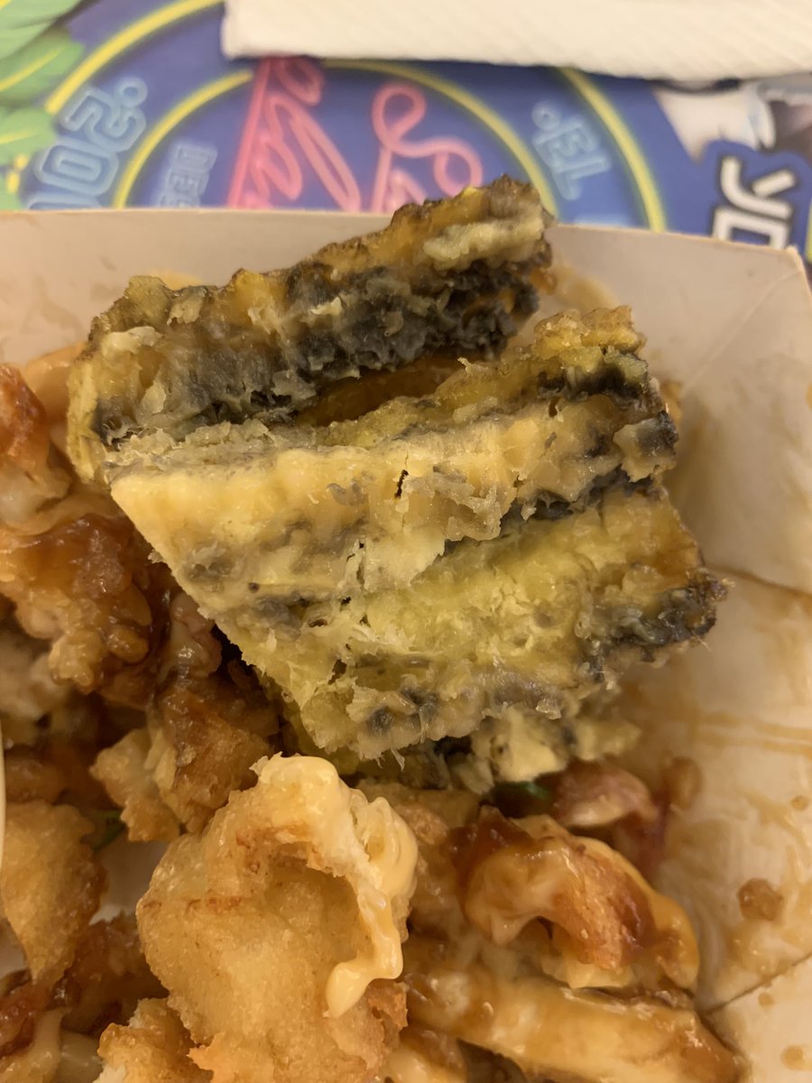 ScarlattaJ's tweet photo. @yokomosushi por favor antes de vender unos fritos así de dañados y podridos mejor no vendan nada, ahora estoy con dolor de barriga por solo comer un poco, antes de darme cuenta que estaban así 🤢@ProConsumidorRD https://t.co/Dl0zdHfmAe