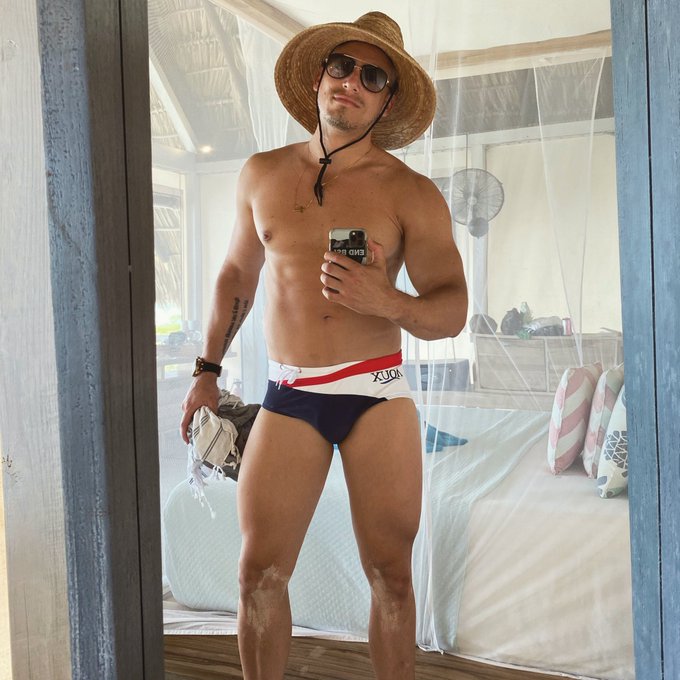 Just take me to a fucking beach already. https://t.co/JzK6greo9b<a href="/tag/play"class="tags"><span>#play</span></a><a href="/tag/fireislandpines"class="tags"><span>#fireislandpines</span></a>