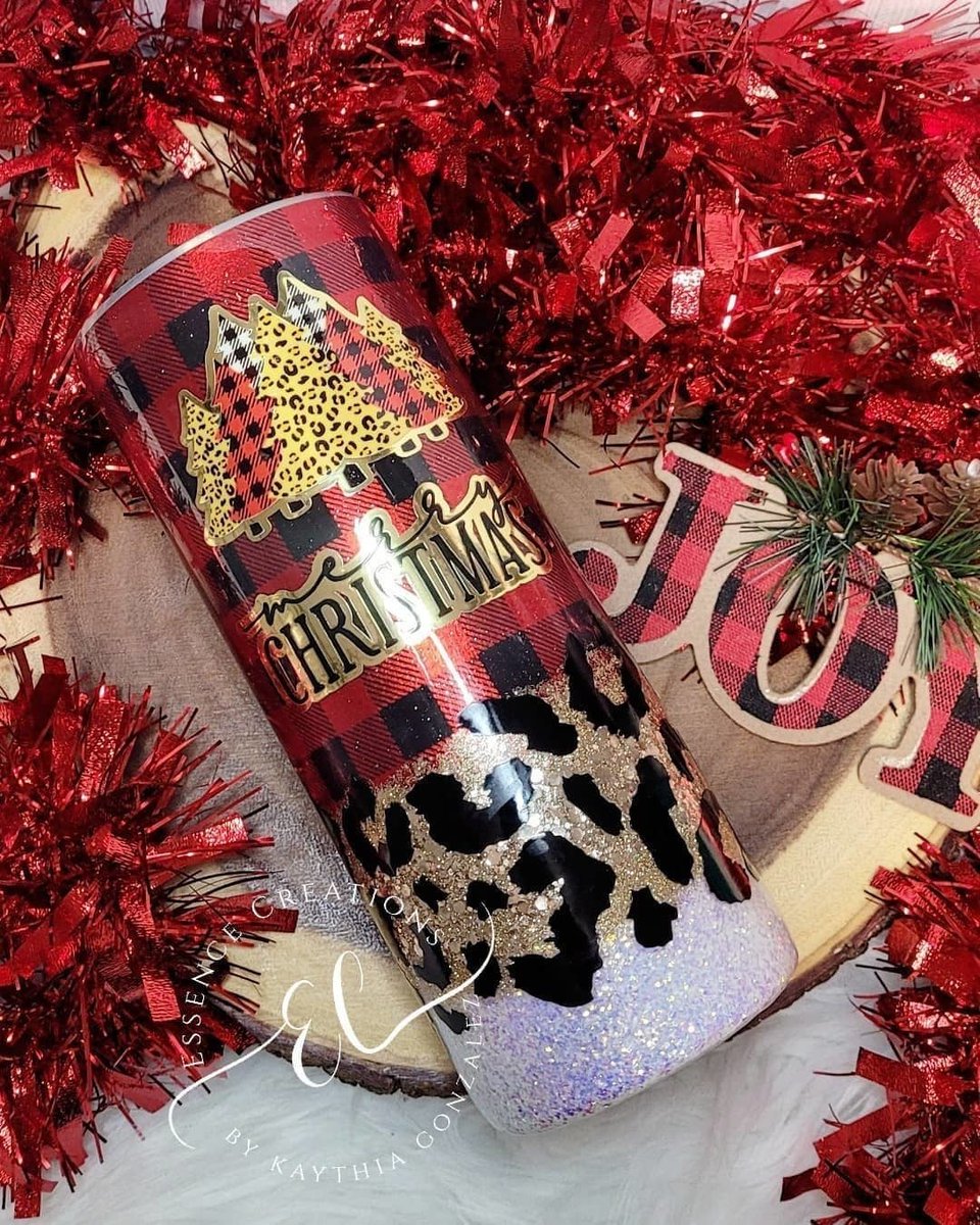 A tumbler a day keeps the crafter's block away! How do you stay creative throughout the year?

We like scrolling through the #alumilite tag on socials - try it out yourself or tag some of your own work so you can help inspire others!

📸 \\  instagram.com/essencecreatio…