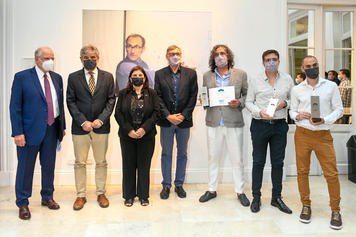 El proyecto premiado del <a href="/IntechChascomus/">INTECH Chascomús</a> muestra el desarrollo de un biofármaco basado en una nueva molécula presente en células humanas.

La 1ra. y 2da. Mención fueron para los equipo encabezados por Verónica García de <a href="/iquibicen/">IQUIBICEN - CONICET - UBA</a> y Marcos Oggero de <a href="/FBCB_UNL/">FBCB-UNL</a>

¡Felicitaciones!